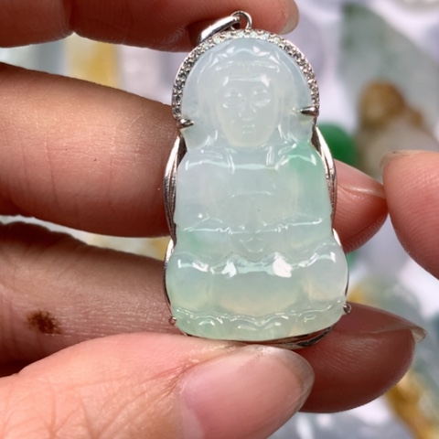 翡翠颈饰未镶嵌翡翠