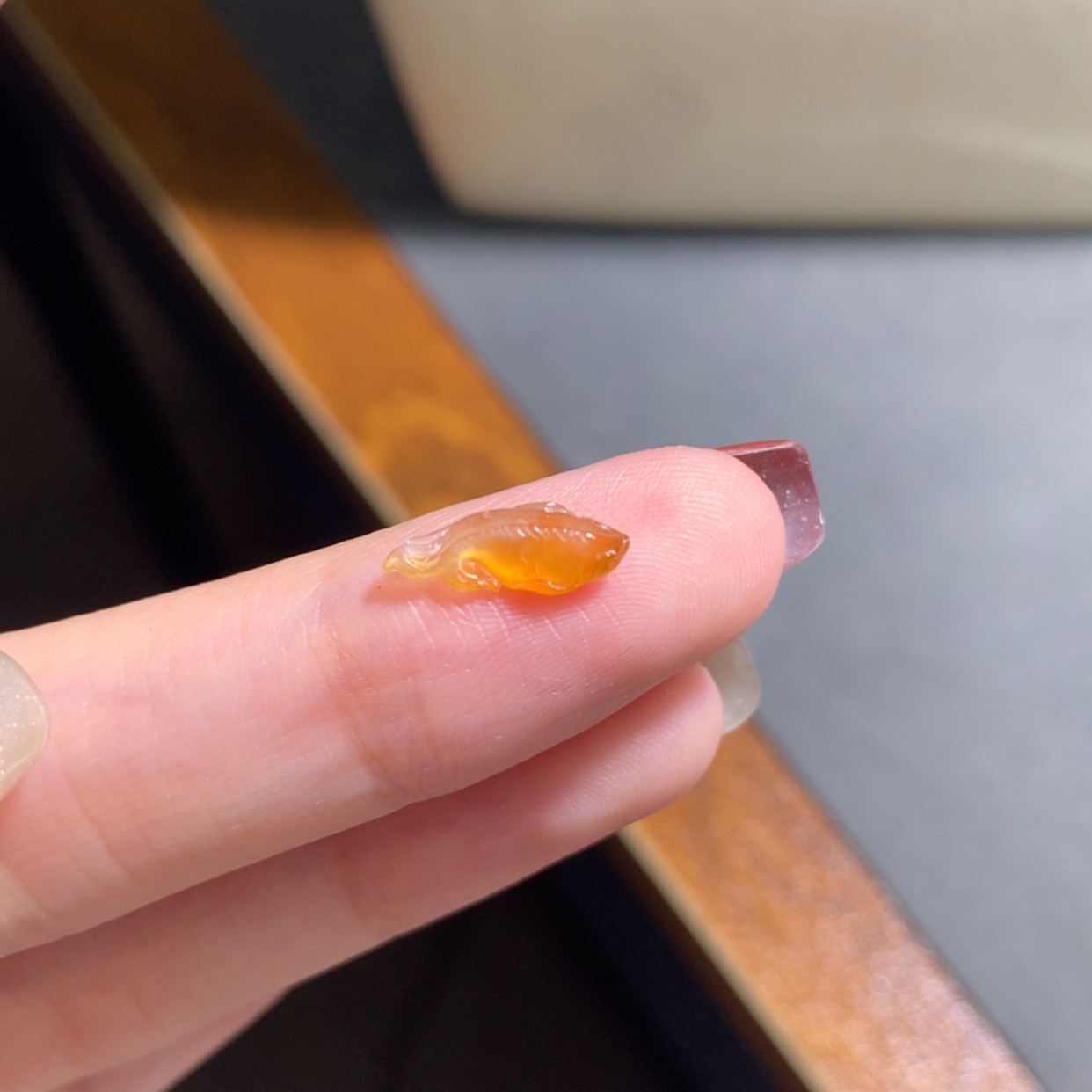 【闪购商品】翡翠颈饰未镶嵌锦鲤 栗子