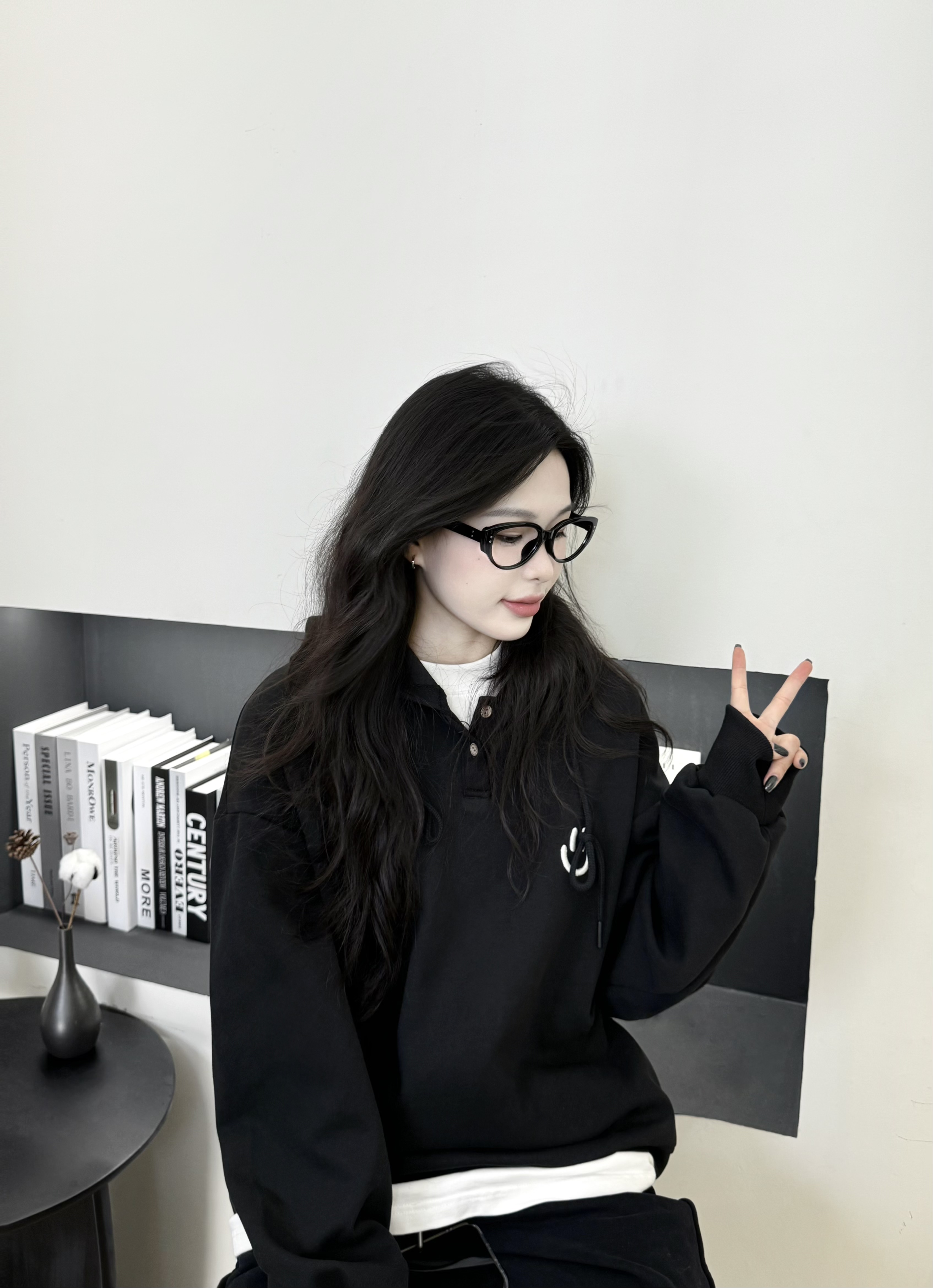 （HUAISHU)2024新款黑色v领卫衣男女同款学院风高级休闲百搭