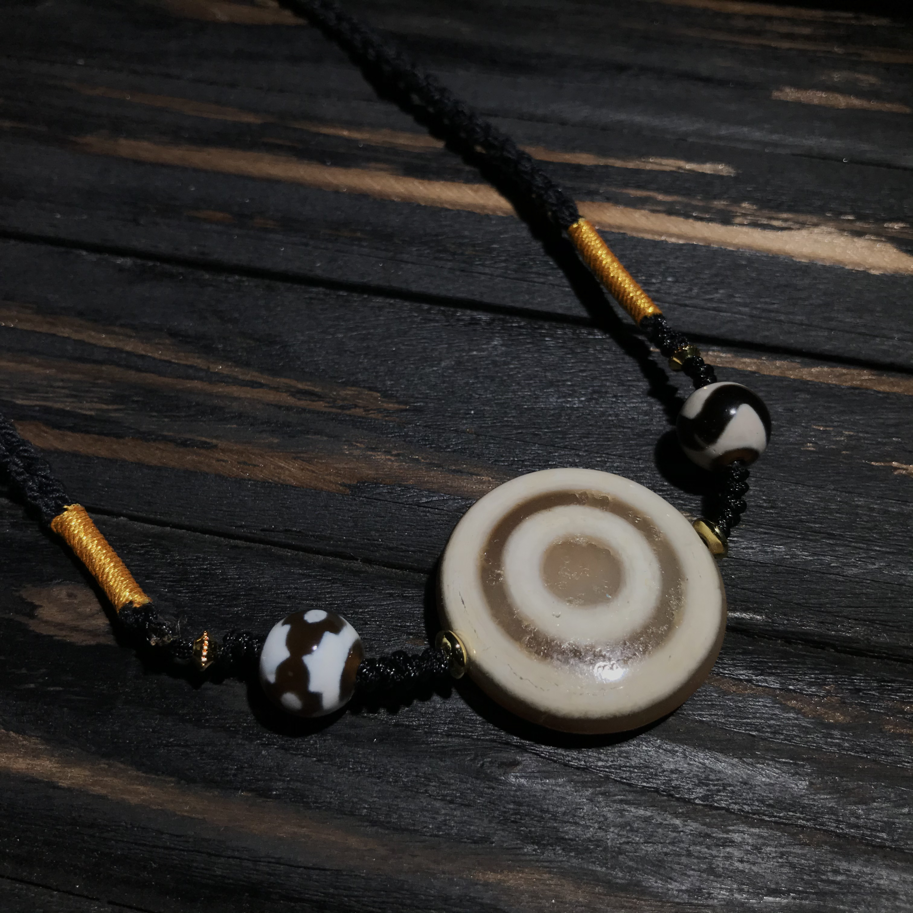 吉晟 太阳眼羊眼板天珠玛瑙手工绳30*7