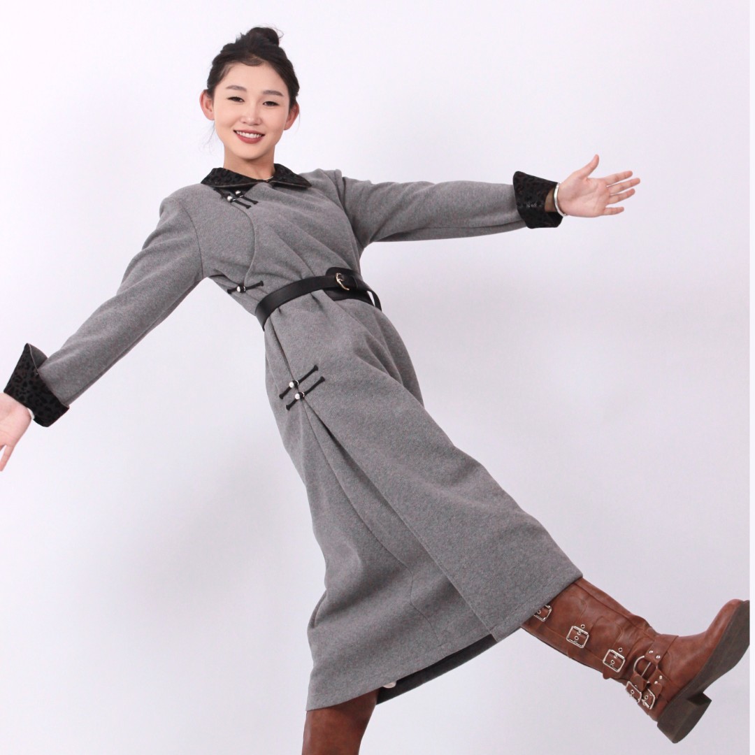 Adiyabrand呢子高定复古设计感秋冬女款翻领蒙古元素出游连衣裙女