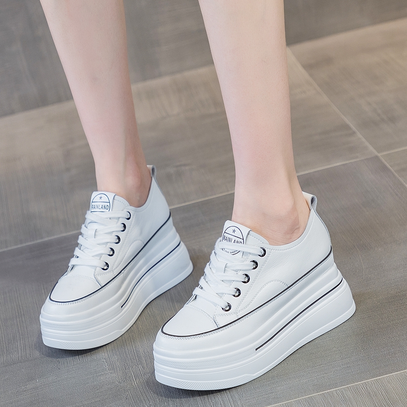 真皮小白鞋女2025秋季新款百搭时尚轻盈防滑软底稳固增高厚底板鞋