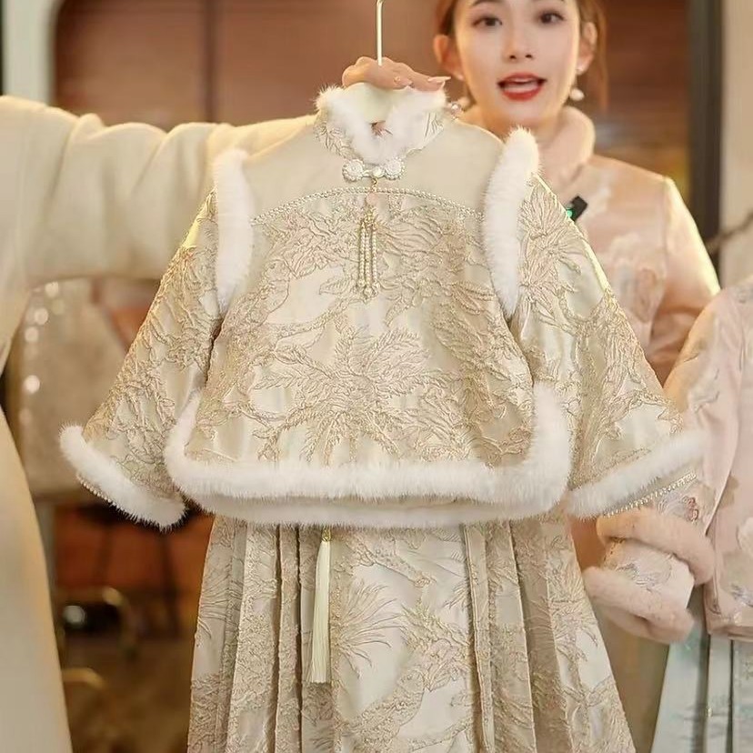 【琨萱】「敦煌」女童新中式国风冬季新款加厚外套马面裙套装 23AU150