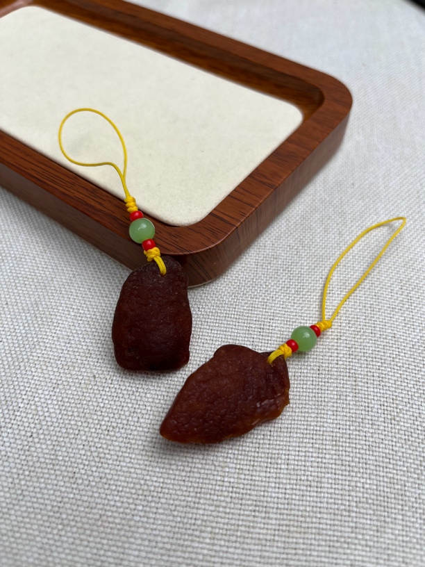 【小当家甄选】天然蜜蜡原石流皮手机挂件吊坠