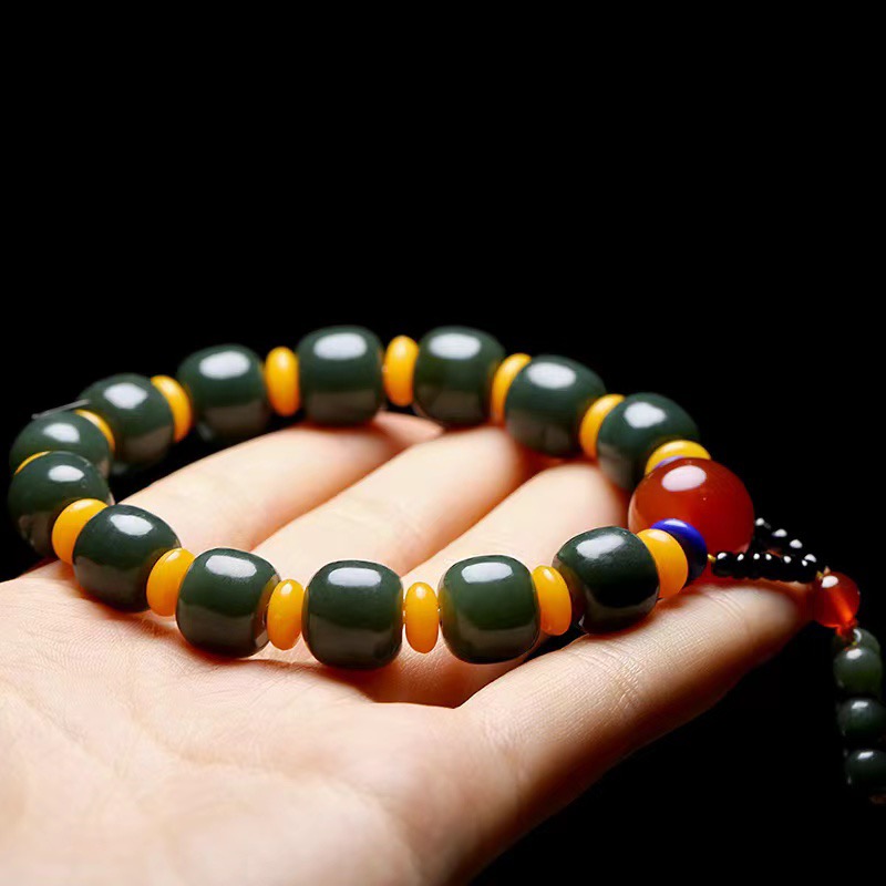 1［配证书］新疆和田玉细料沙枣青精雕手链商场同款