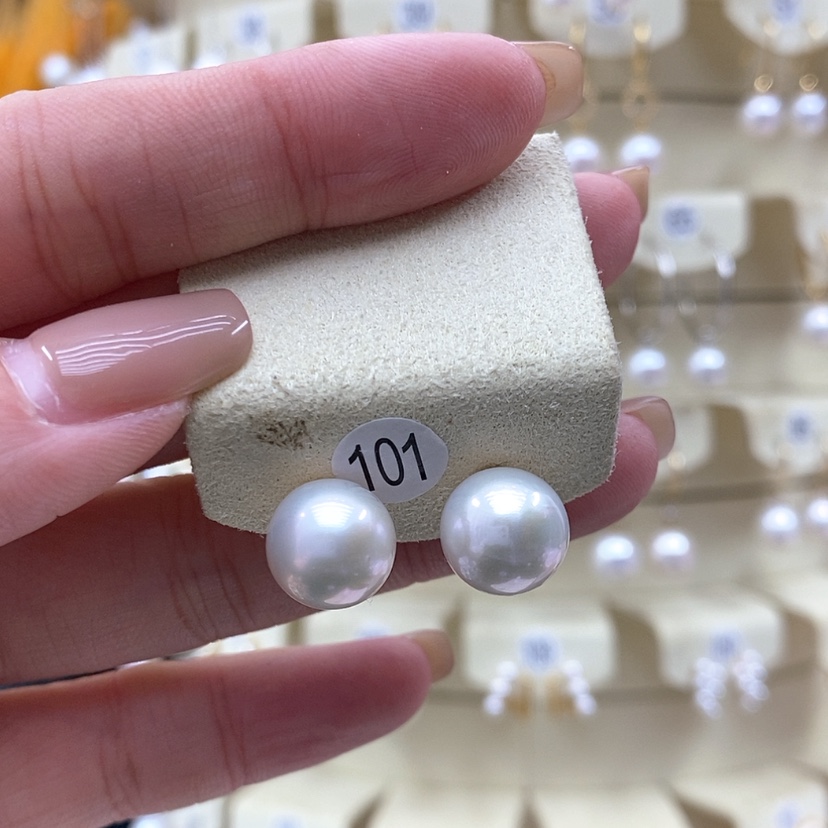 【闪购商品】淡水珍珠耳饰18K金镶嵌