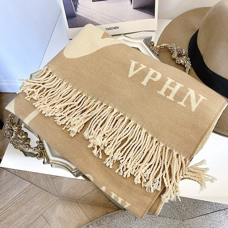 2024新款空调毛毯韩版高级感保暖仿羊绒大披肩春秋冬季围巾女