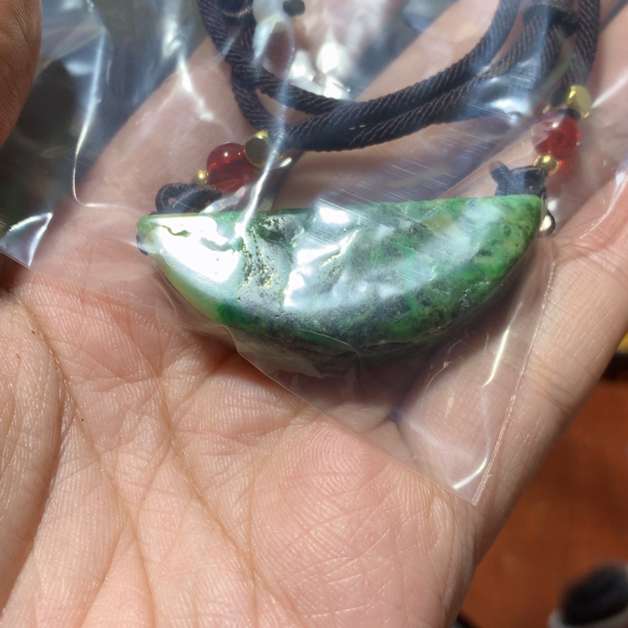 【闪购商品】翡翠颈饰未镶嵌有裂