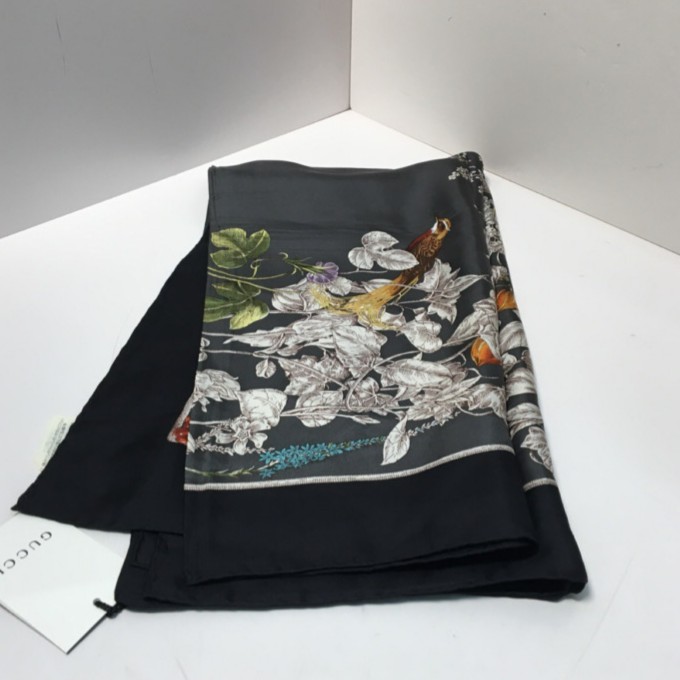 全新未使用 GUCCI/古驰 花鸟印花丝巾 90*90cm 深灰色P243971797