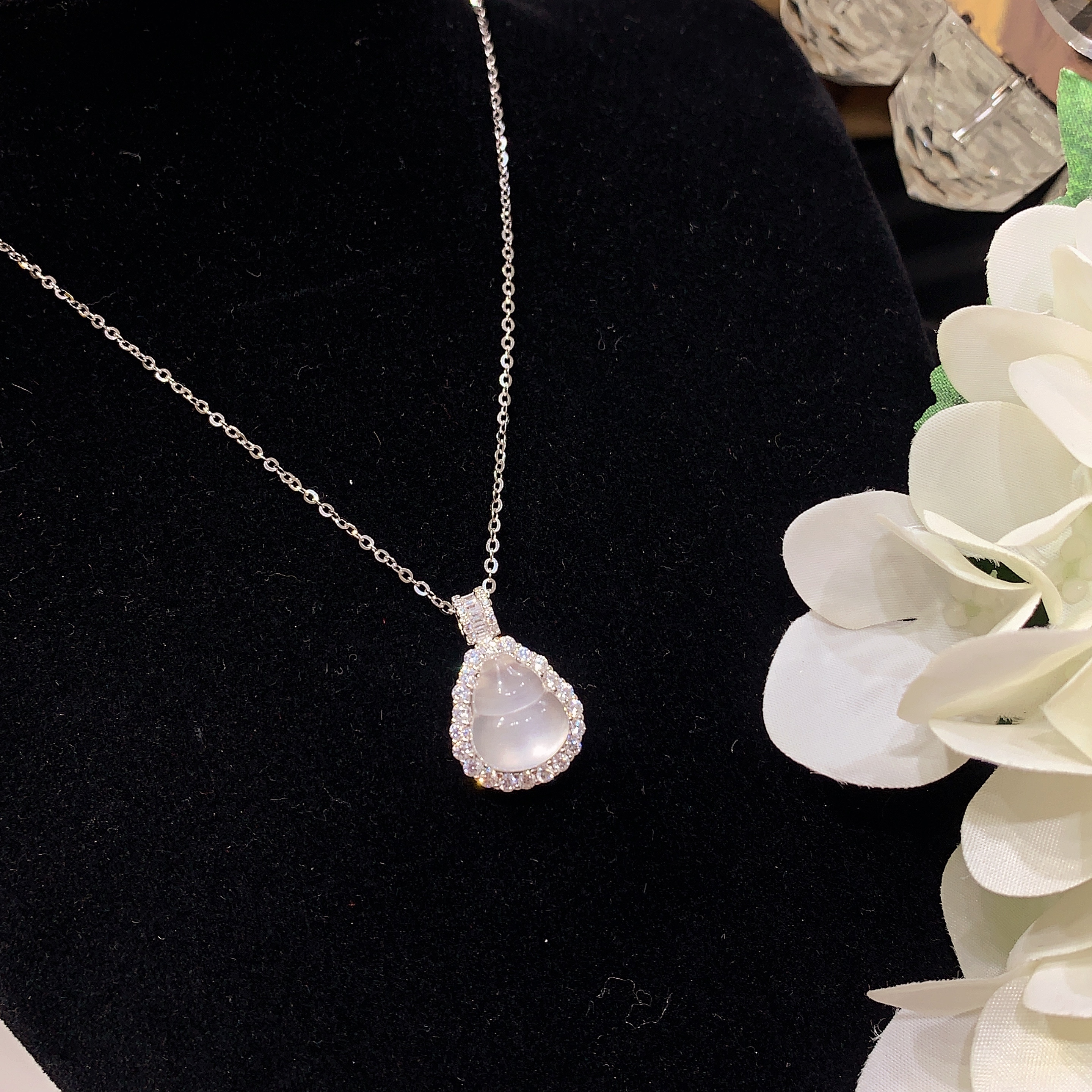 S925银镶嵌小众玉石百搭轻奢项链时尚挂件天然石英质玉小葫芦吊坠