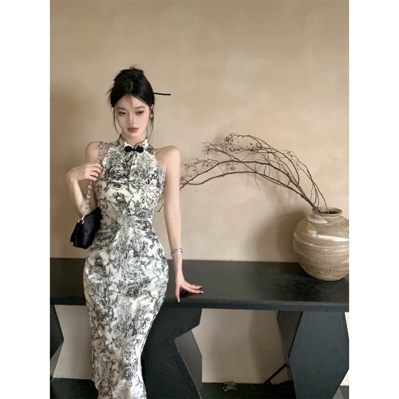 吊带新中式无袖连衣裙女2024夏季新款设计包臀显瘦气质背心长裙子