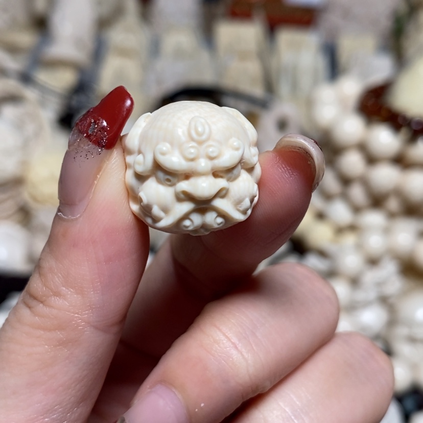 【闪购商品】楠木根雕翘*