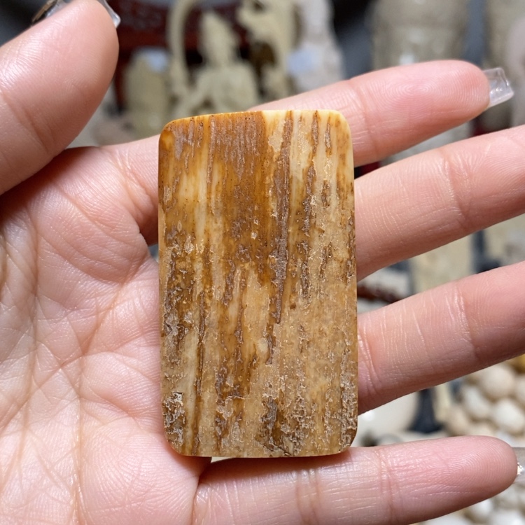 【闪购商品】红贵宝根雕順