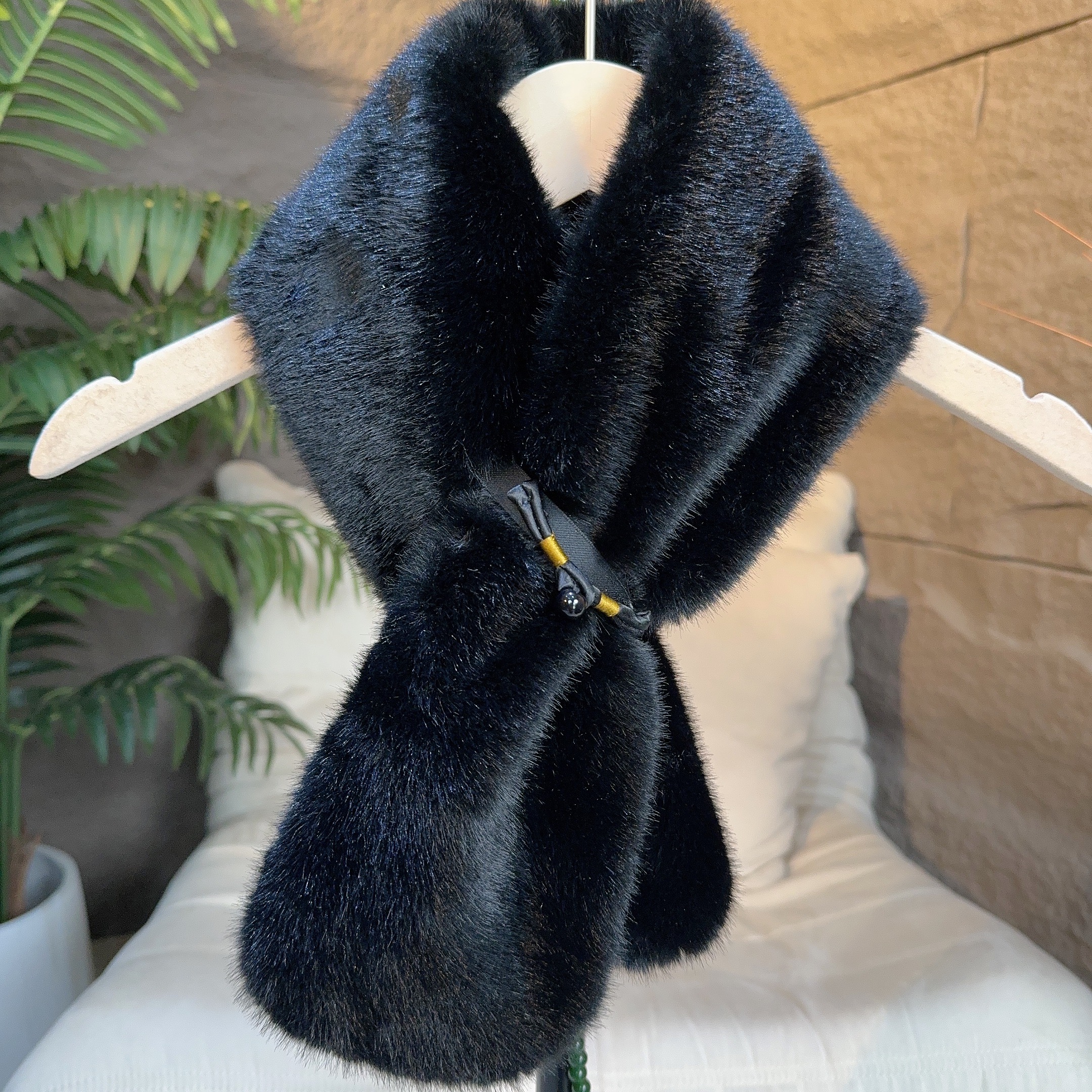 QZEK【毛毛围巾5625】围脖披肩百搭时尚毛绒女士秋冬保暖加厚女款