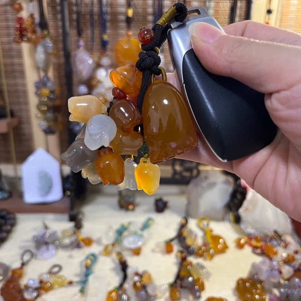 玛瑙玉髓小脚丫多宝铃兰花汽车房门钥匙扣