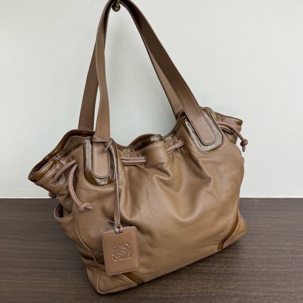 95新 LOEWE/罗意威 觅时/棕色云朵单肩/2408254
