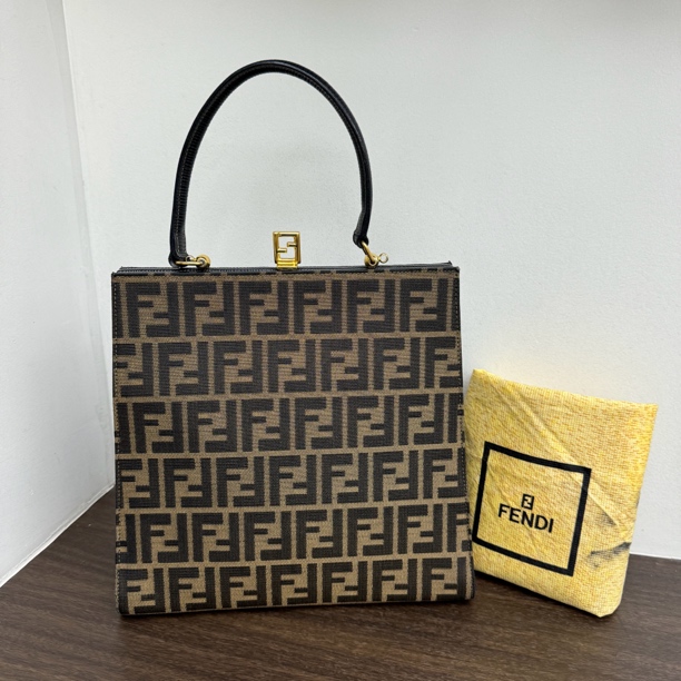 95新 FENDI/芬迪 觅时/老花蛙口手提/113217