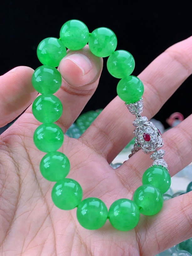 至尊正阳绿满色收藏级天然缅甸A货翡翠手串卡12mm