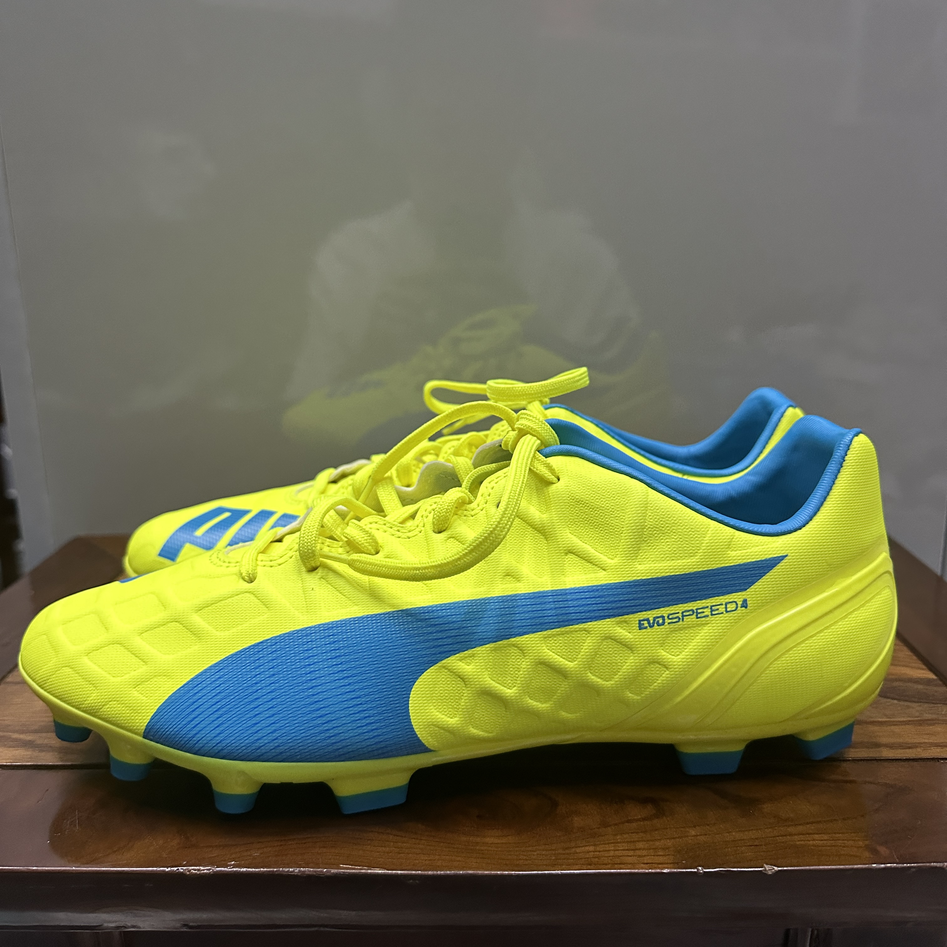 44码彪马PumaevoSPEED4.4AG黄蓝足球鞋，有原盒99新