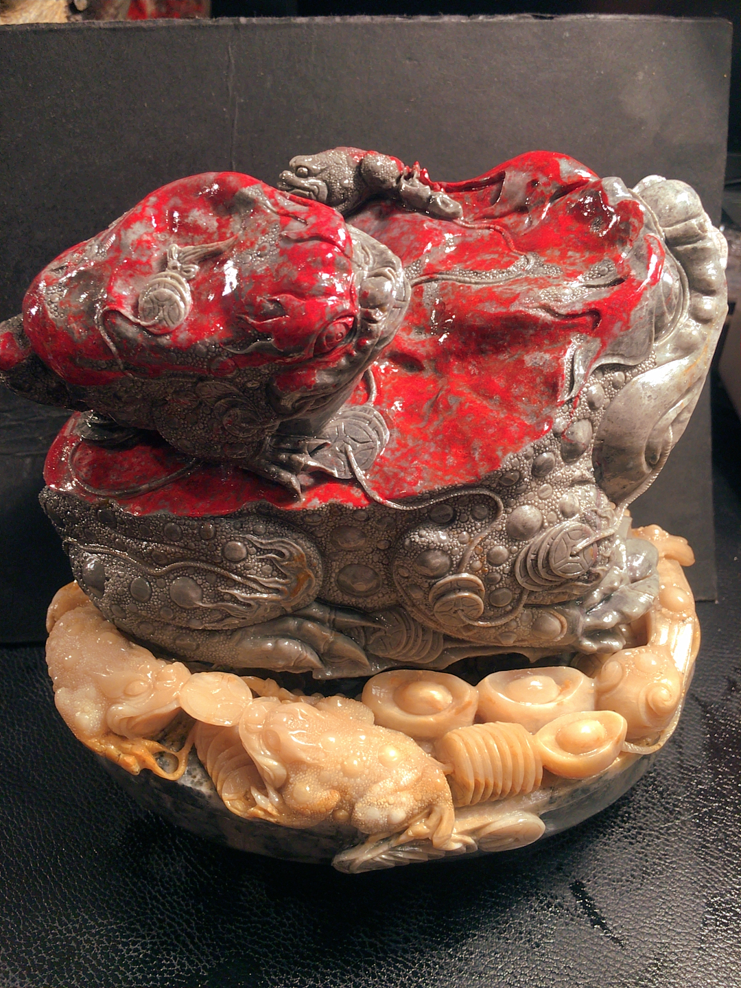 昌化鸡血石巨无霸金蟾摆件，精雕工，重达10斤，气派