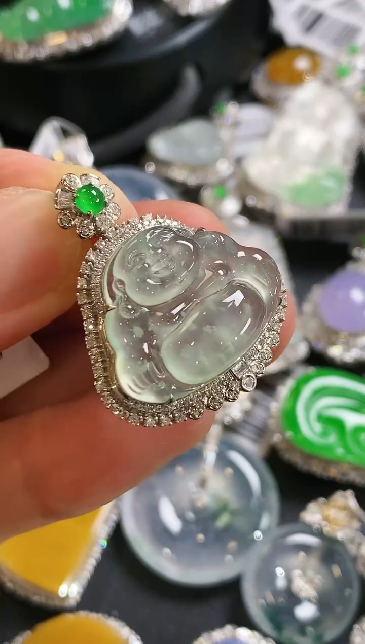 【闪购商品】翡翠吊坠(不含链)18K金镶嵌一刀切高冰起荧光佛公