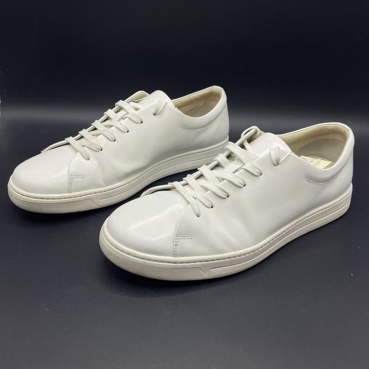 95新 Prada/普拉达 【聚星福利】男士白休闲低帮板鞋 43欧码 cat389