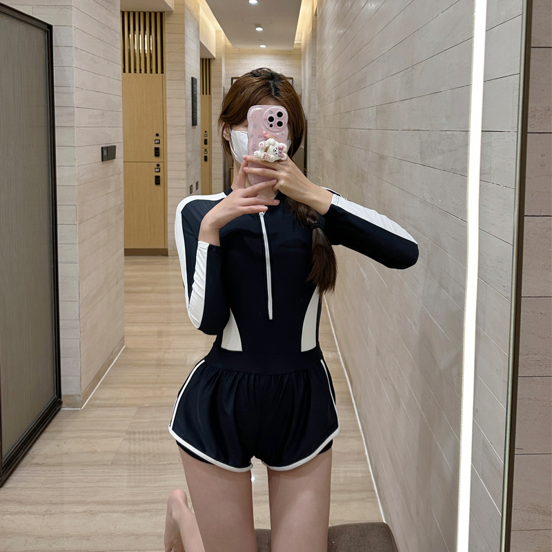 OMOM2023新款黑色运动连体泳衣女保守连体显瘦遮肚温泉泳装3006