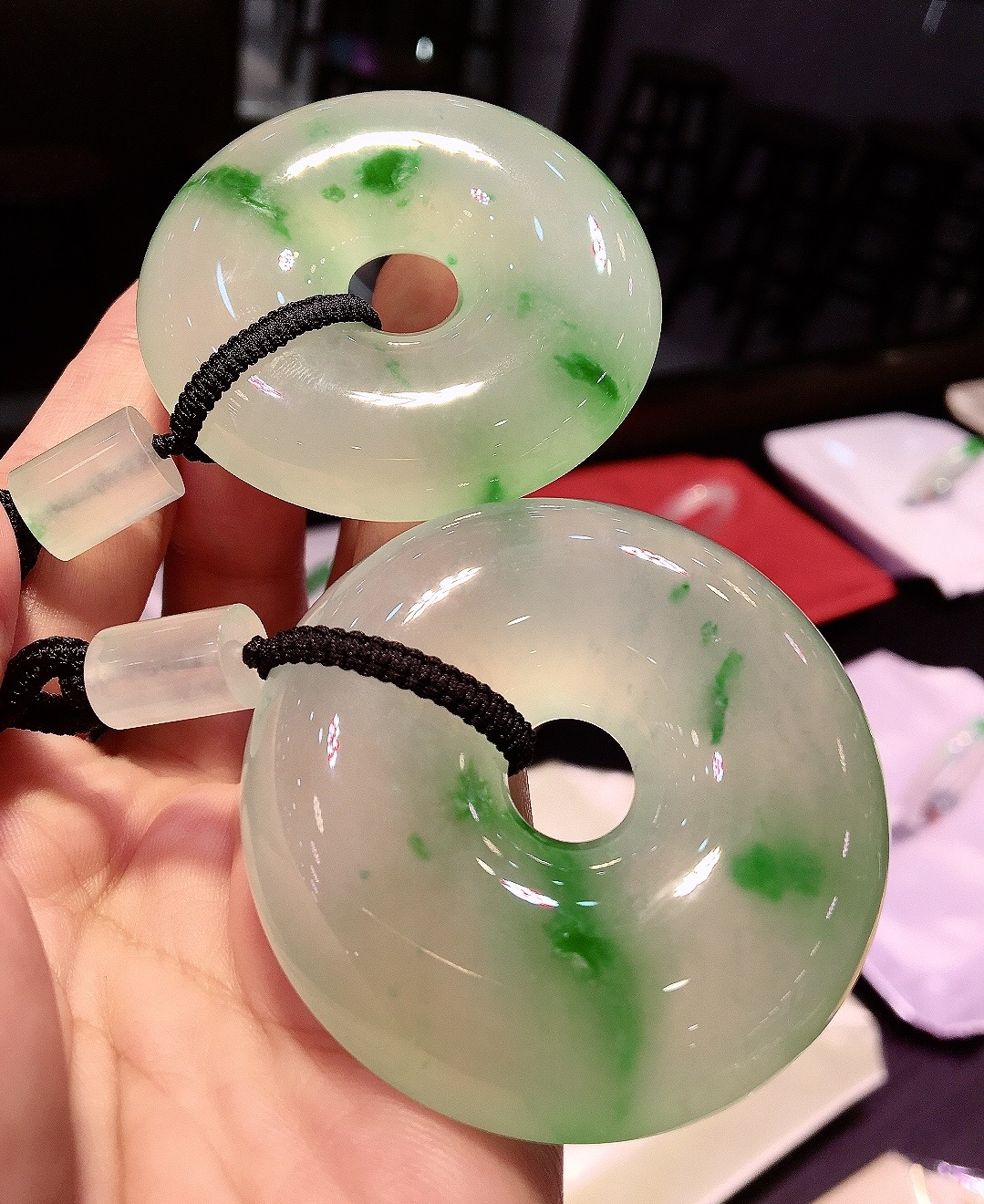 天然缅甸翡翠a货冰种飘绿花平安扣一对冰绿冰透高冰