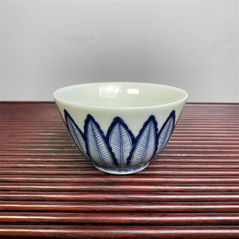 青花炎匠堂青花芭蕉叶主人杯撇口杯蓝色花纹