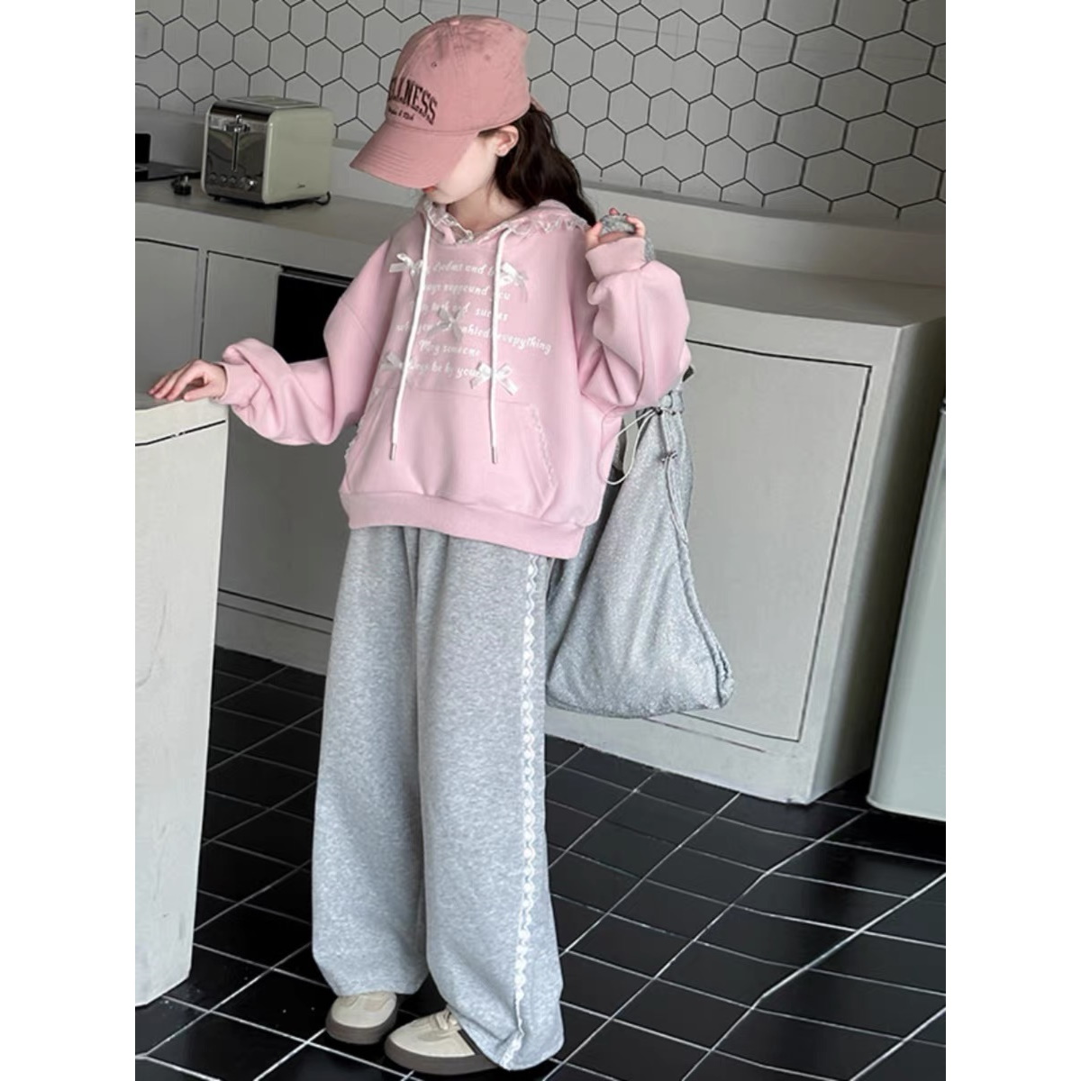 【断码清仓】可爱蝴蝶结英文字母花边带帽卫衣 A507 507 XS Z1