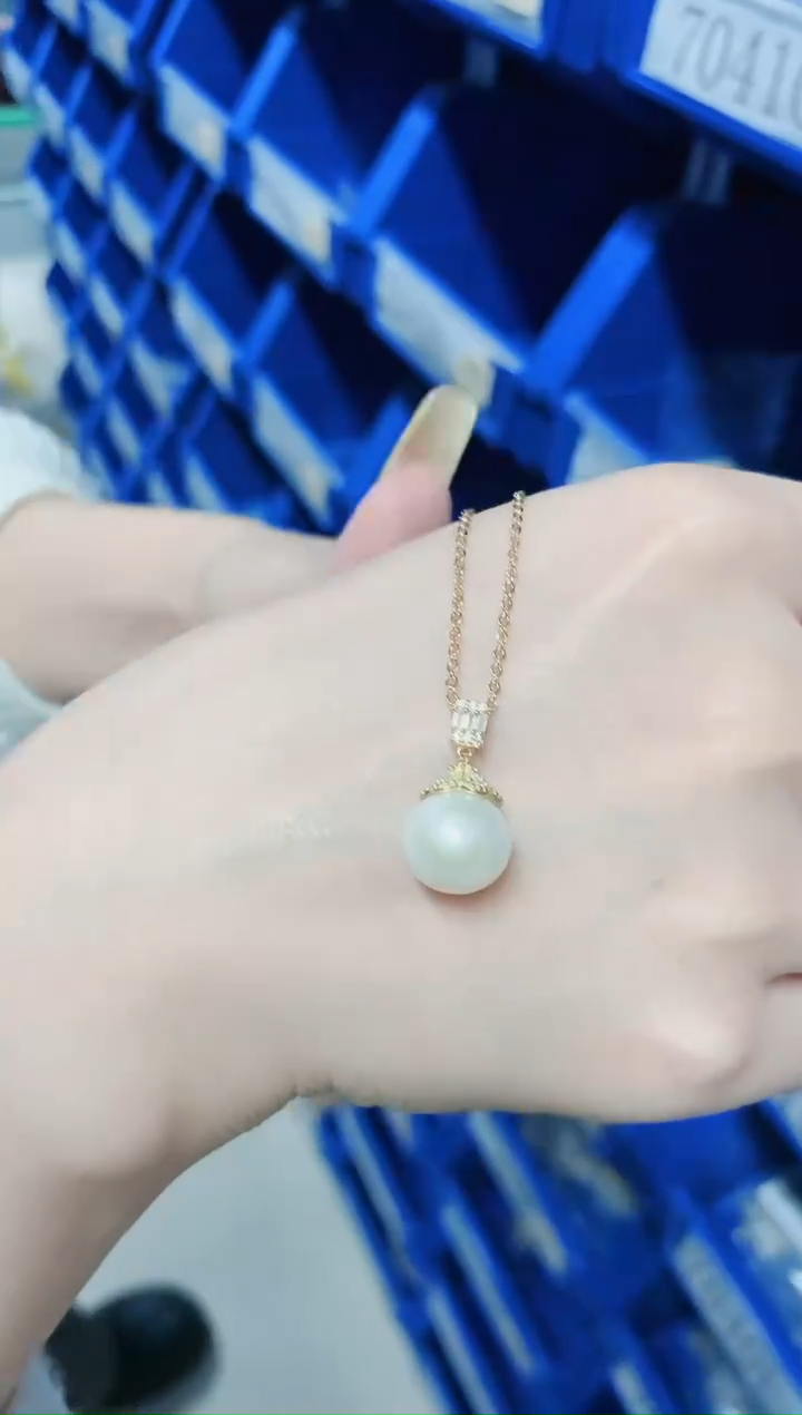 【闪购商品】淡水珍珠颈饰未镶嵌圆圈鲍鱼贝红珠耳钉