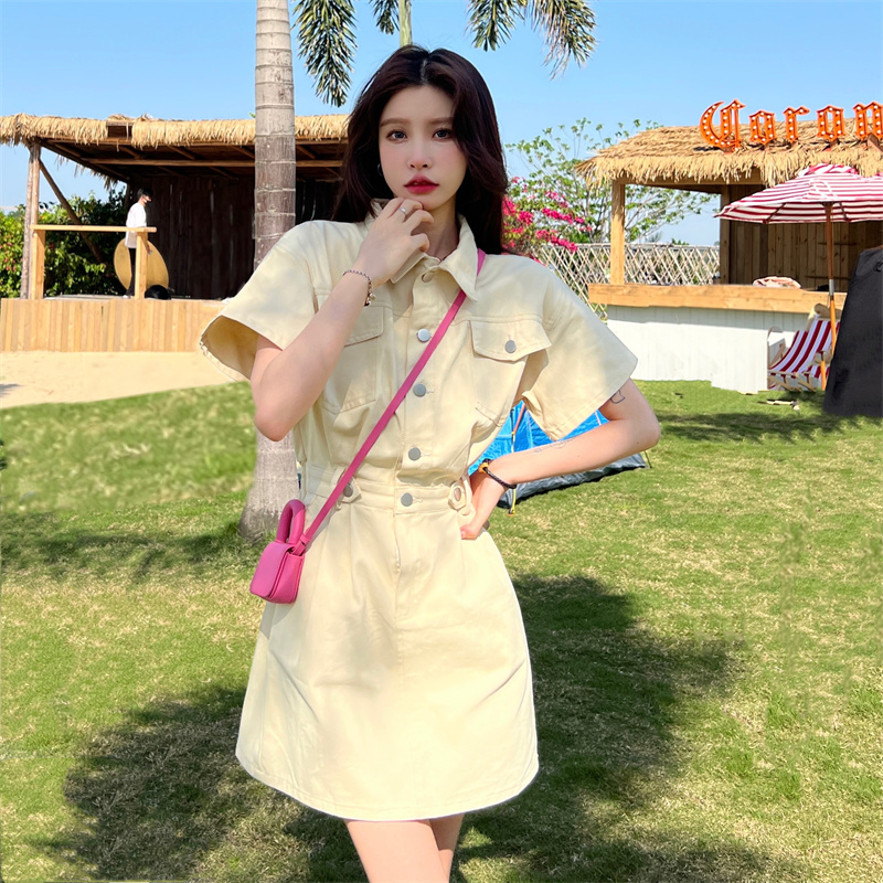 牛仔连衣裙女夏季浅色杏色白色高级感小众别致设计感收腰A字裙子
