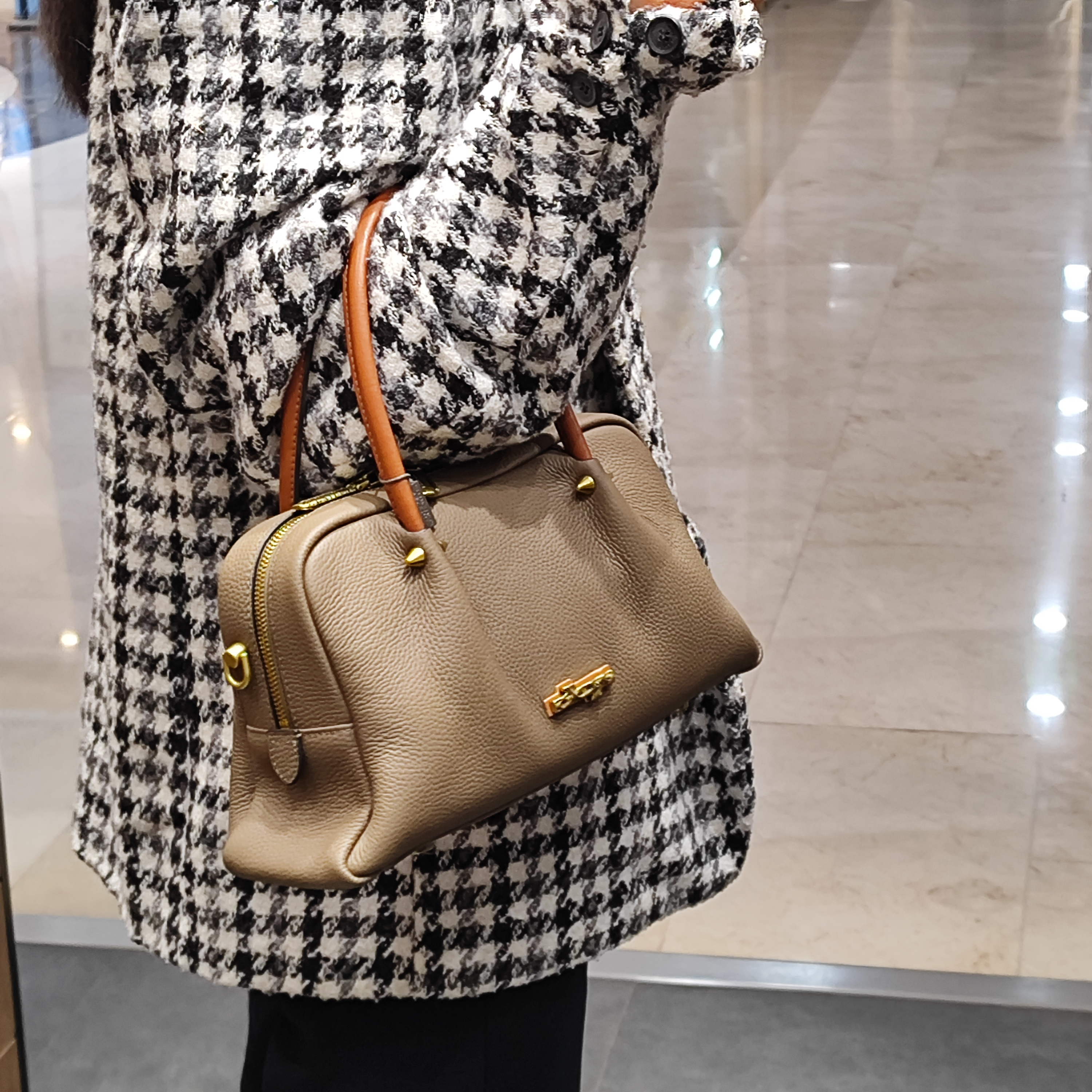 食草堂2024新款头牛小怪兽贝壳包波士顿手提包