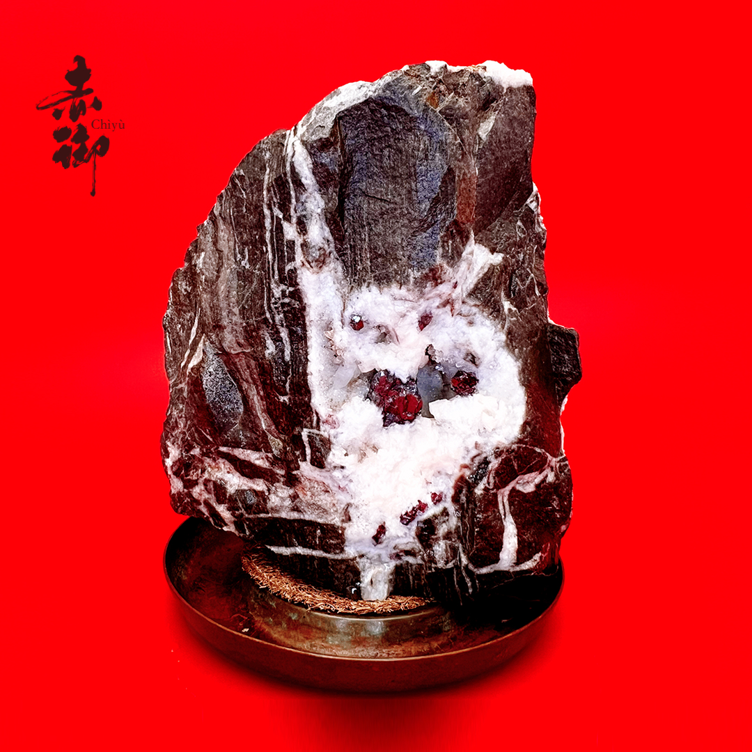 天然辰砂赤御朱砂原石摆件万山天然朱砂矛头簇单晶体风水桌面摆件