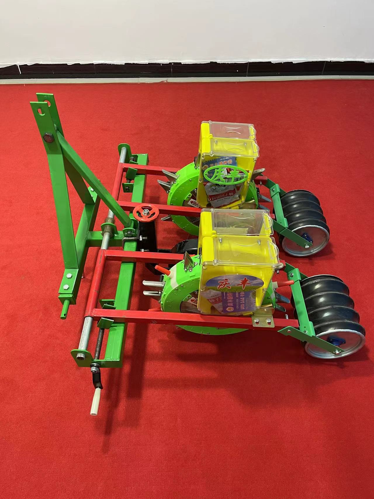 车带两行指夹（正常肥箱）播种机