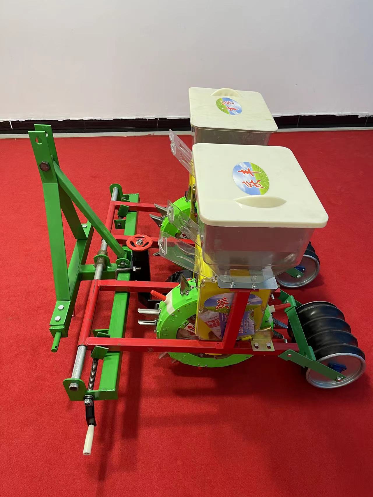 车带两行指夹（加大肥箱）播种机