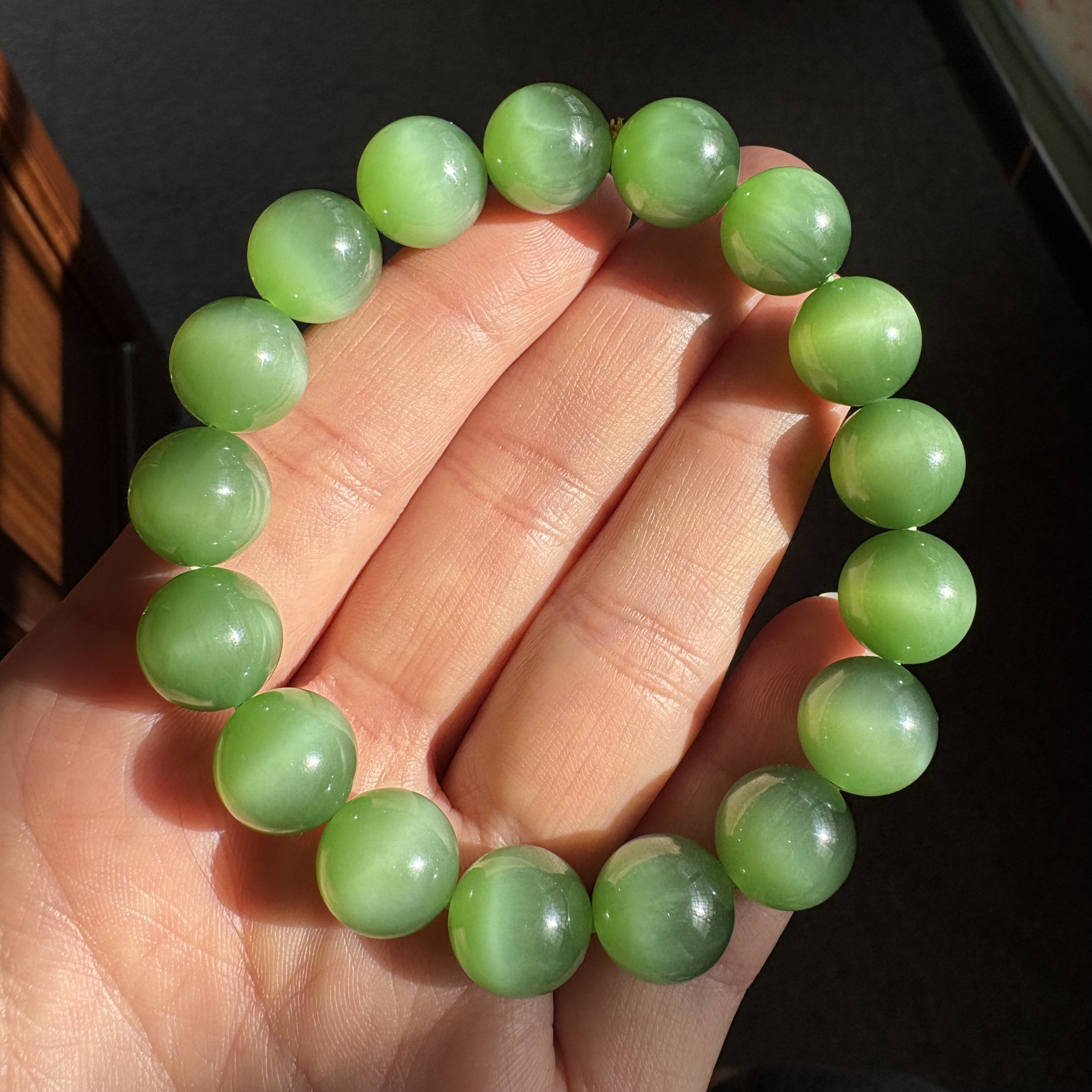 天然猫眼和田玉碧玉手串猫眼绿猫一线猫手串无黑点绿色女士精美