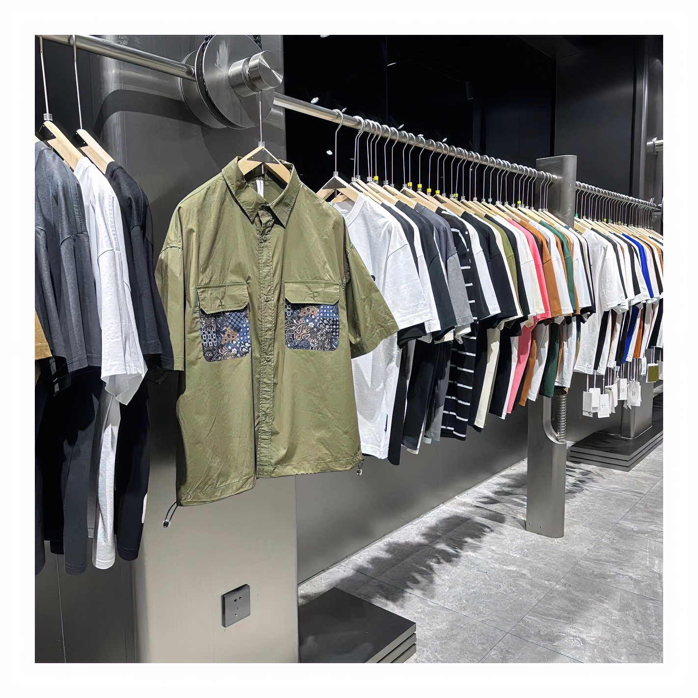 孤品UUS短袖随机码数颜色一件