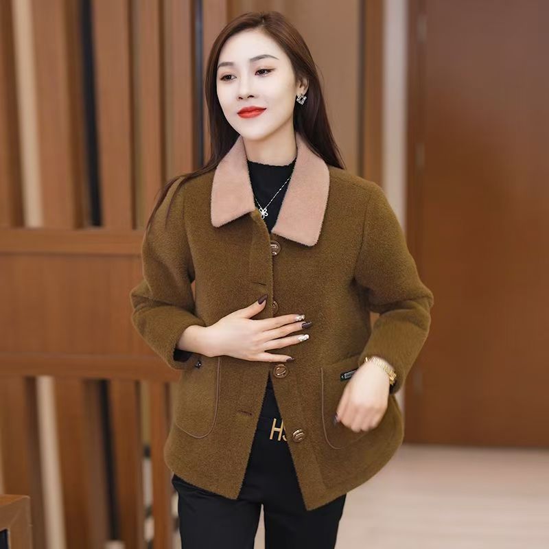 气质中老年女装2024年春秋毛呢短款新年薄款时尚妈妈装小香风外套