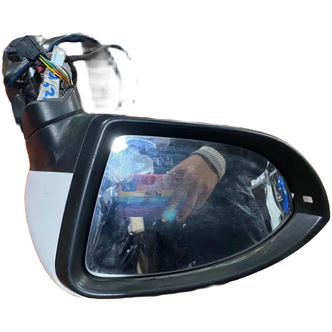 大众17款凌渡的右后视镜倒车镜