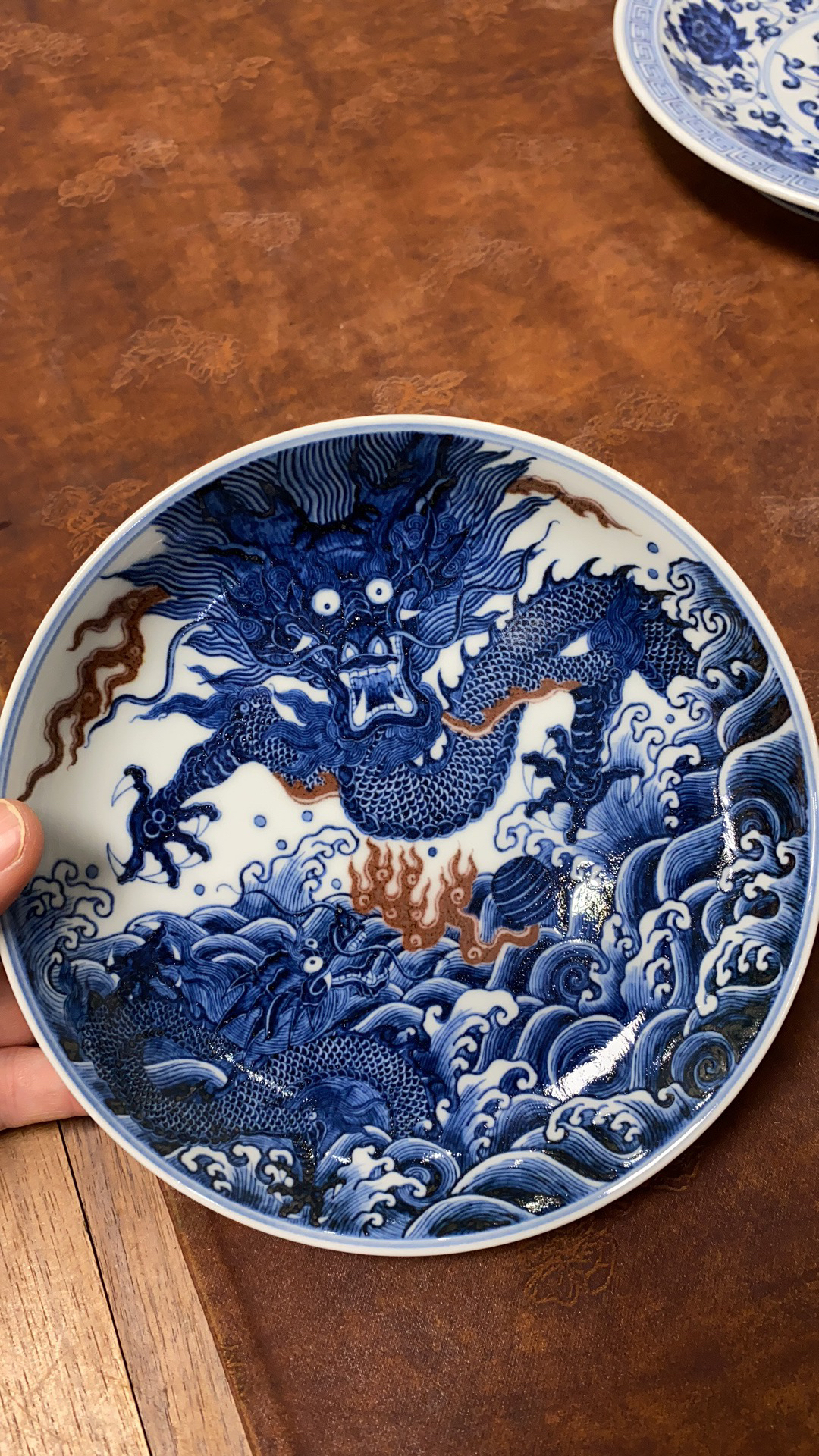 又见春风青花釉里红苍龙教子壶承