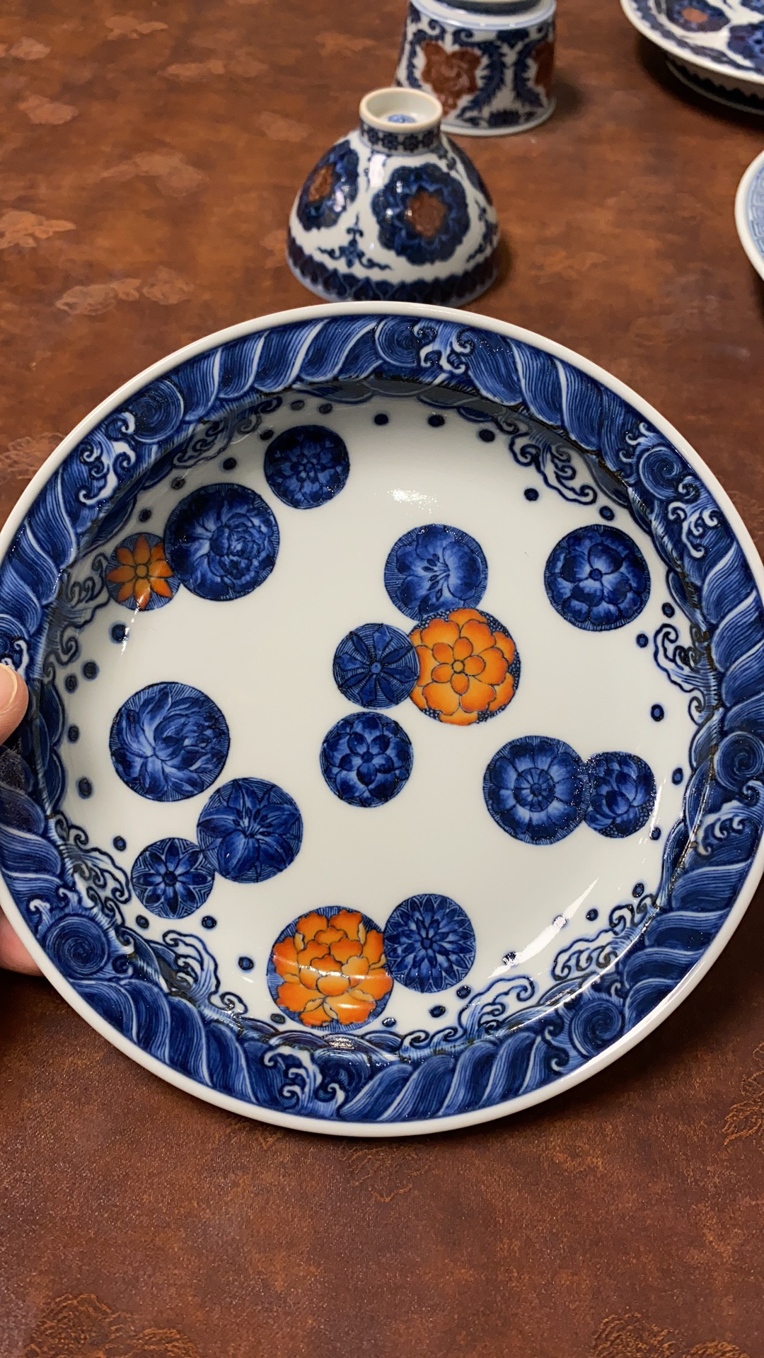 又见春风斗彩皮球花壶承