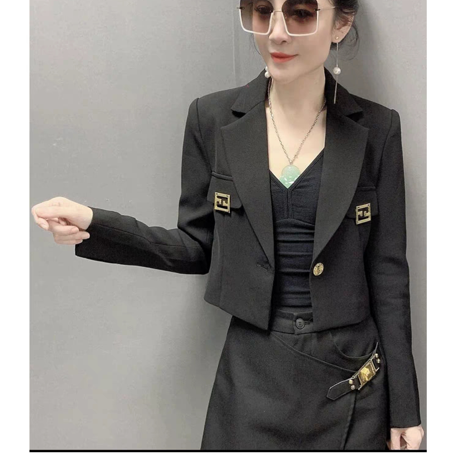 2025秋款韩版时尚洋气小西装外套女款显瘦短款潮范休闲知性西服