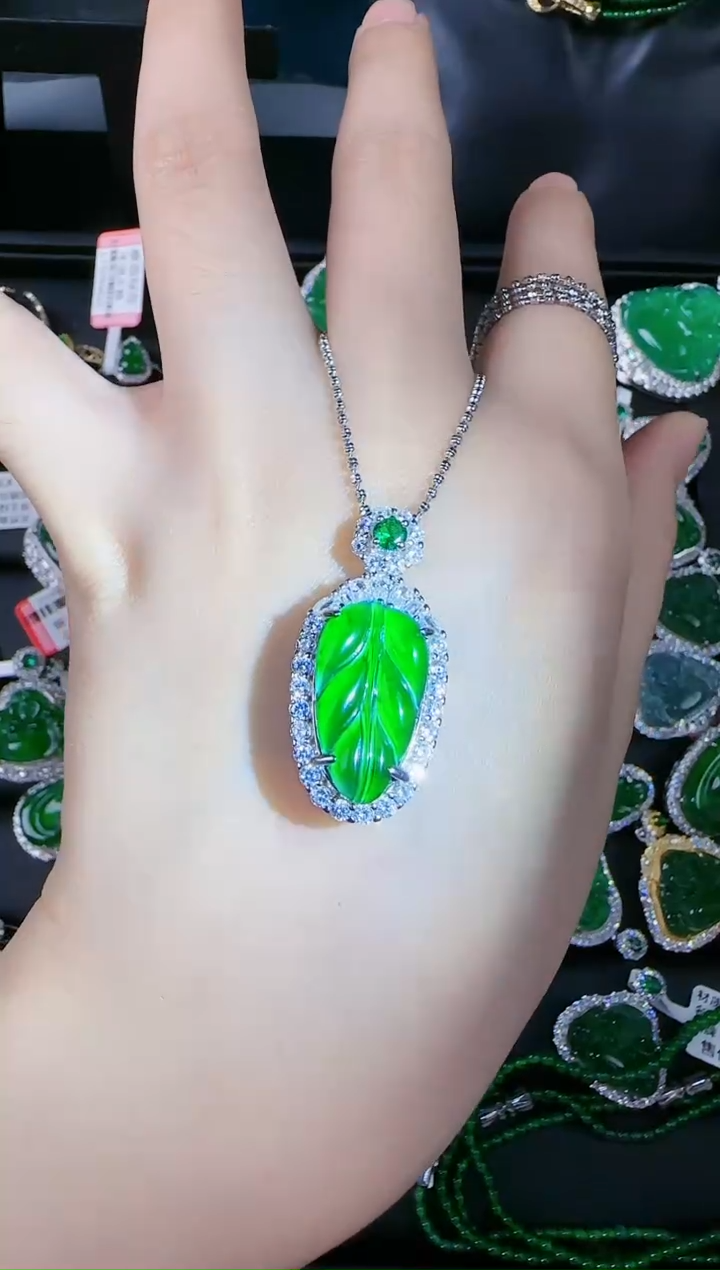 【闪购商品】翡翠吊坠(不含链)银S925镶嵌叶子吊坠