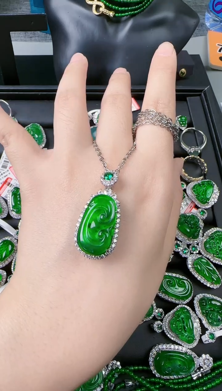 【闪购商品】翡翠吊坠(不含链)银S925镶嵌如意