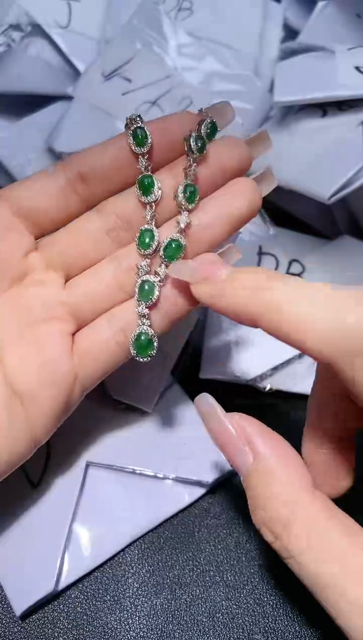 【闪购商品】翡翠吊坠(赠链)银S925镶嵌.
