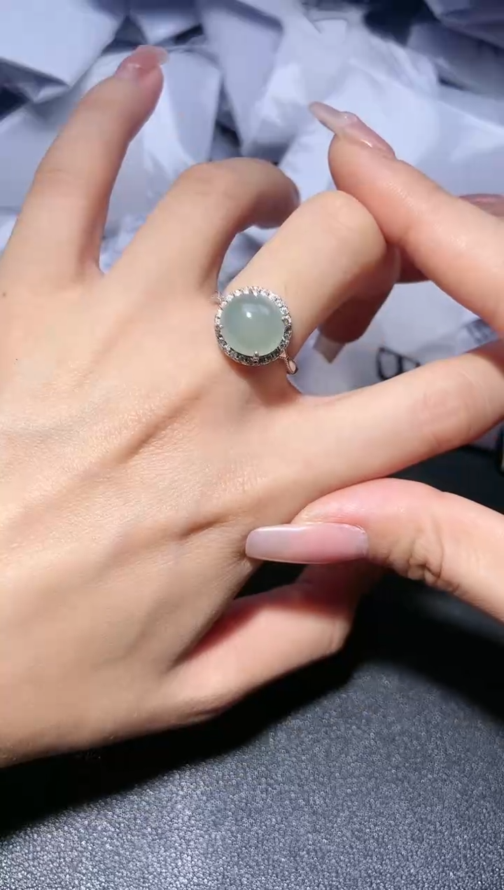 【闪购商品】翡翠吊坠(赠链)未镶嵌.