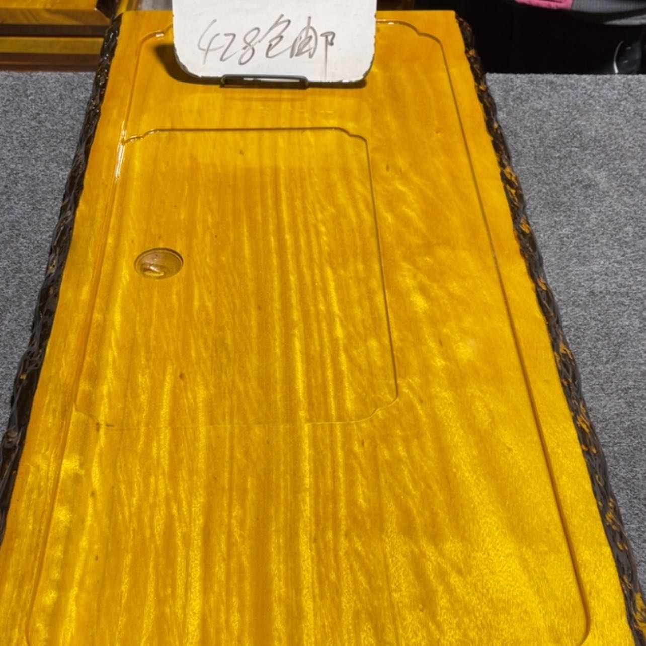 【闪购商品】雕刻木材堕*