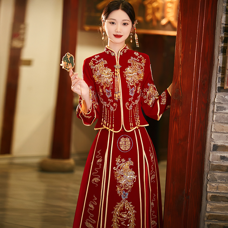 高级丝绒秀禾服2025新款结婚中式红色新娘敬酒服嫁衣高端婚礼秀和