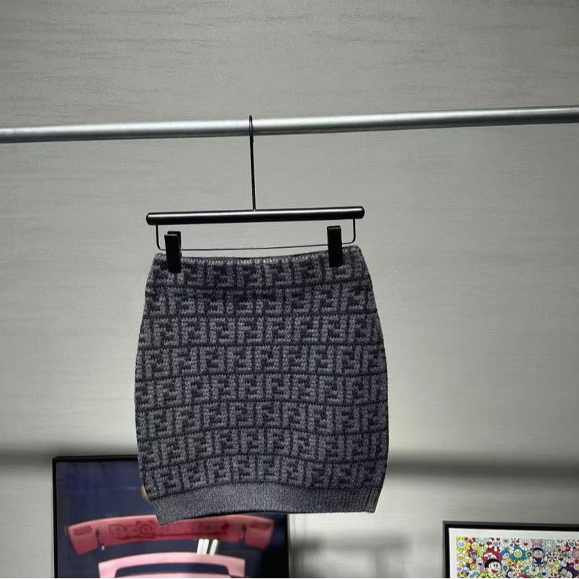 全新未使用 FENDI/芬迪  满印针织短裙 深灰/38